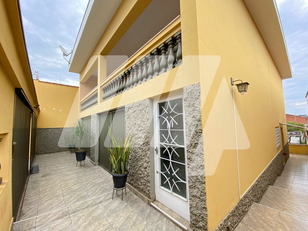 Casa Assobradada para Venda - Santa Cruz