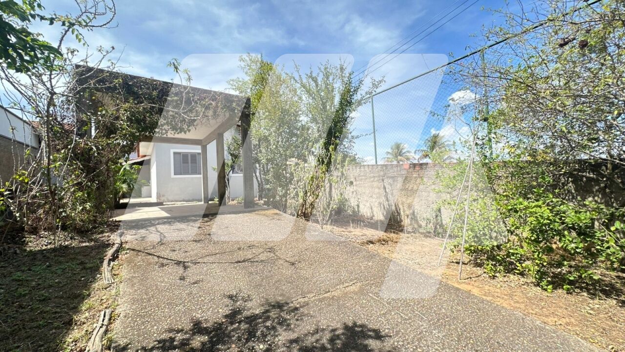 Casa Térrea para Venda - Jardim Holliday