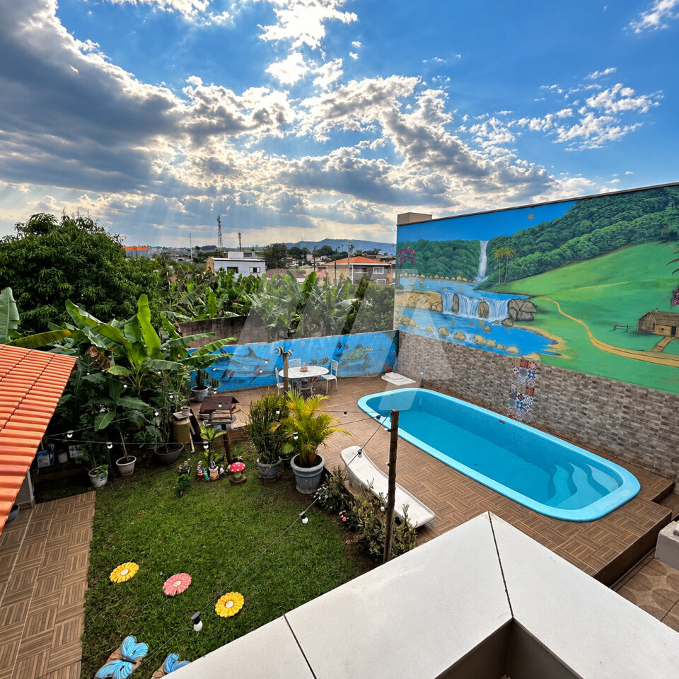 Casa Térrea para Venda - Santa Cruz
