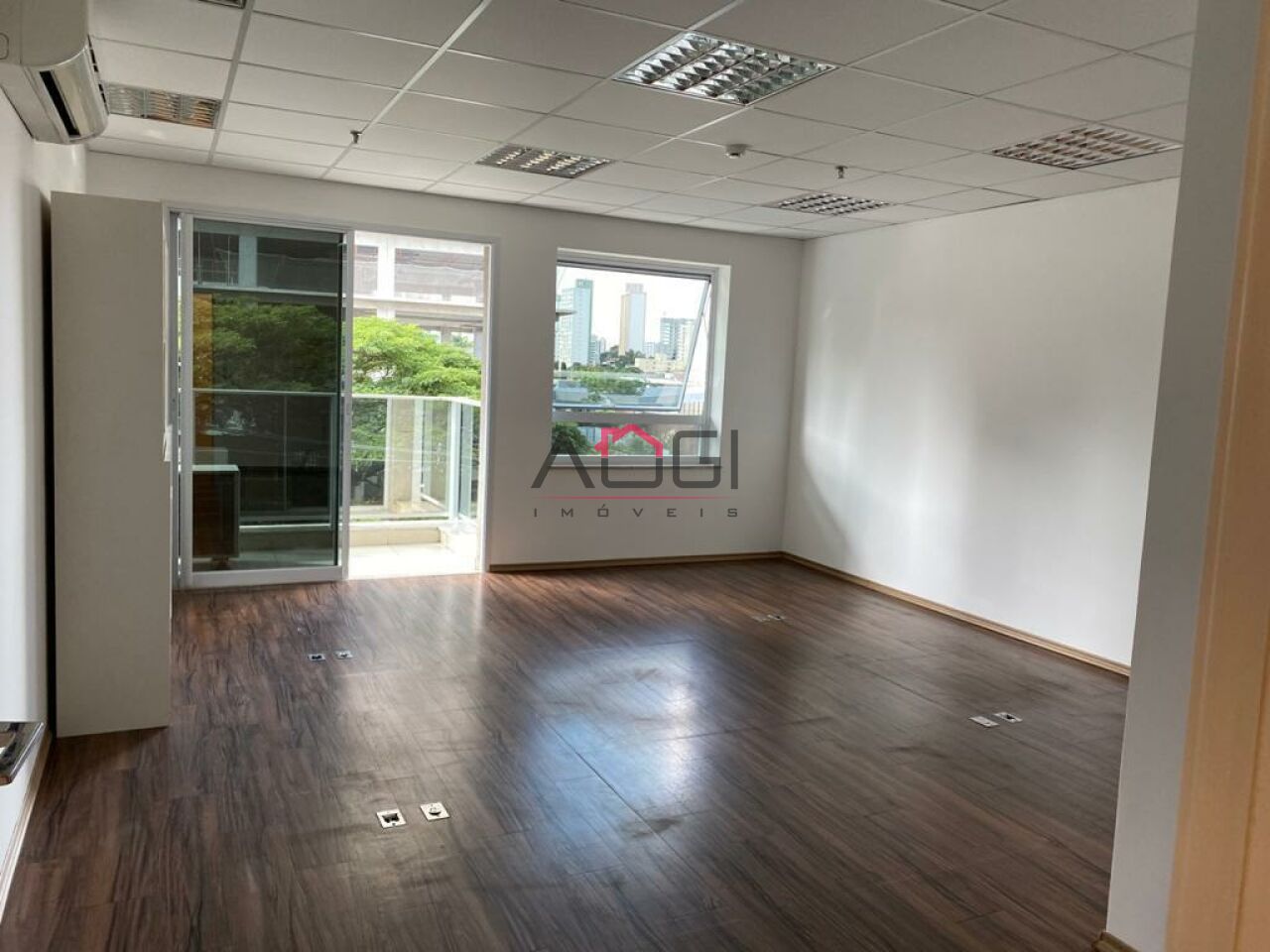 Sala para Venda - Vila Gertrudes