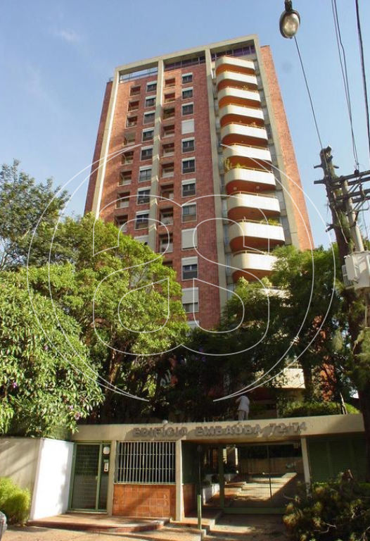 Condomínio Embaúba