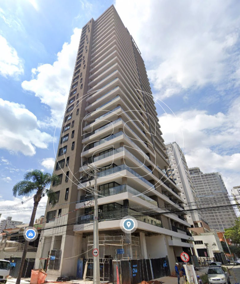 Desfrute do luxo e conforto neste espaçoso apartamento de 205m² localizado na Vila Cordeiro!