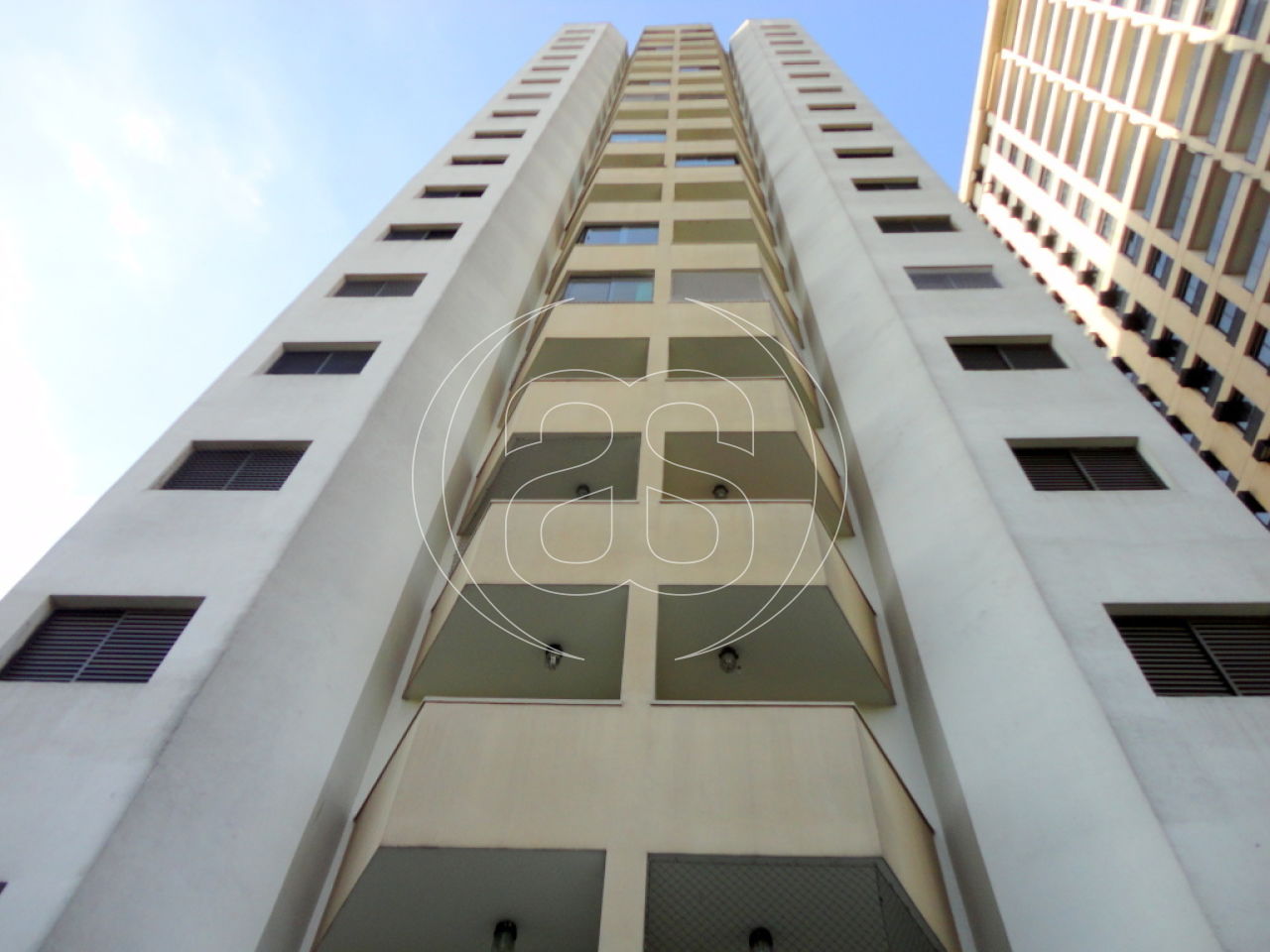 APARTAMENTO À VENDA NO CAMPO BELO