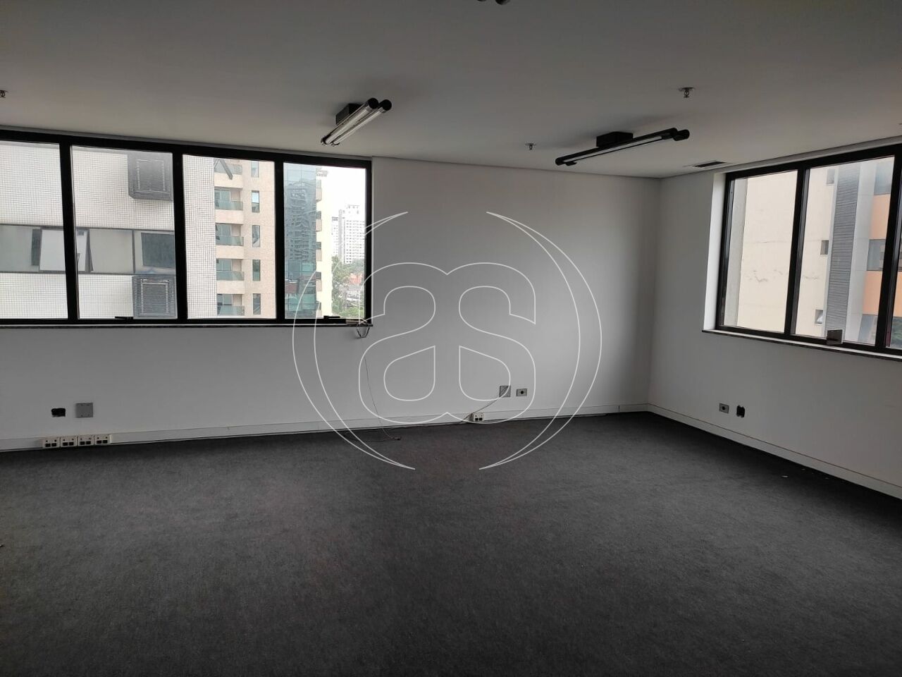 CONJUNTO COMERCIAL NO BROOKLIN