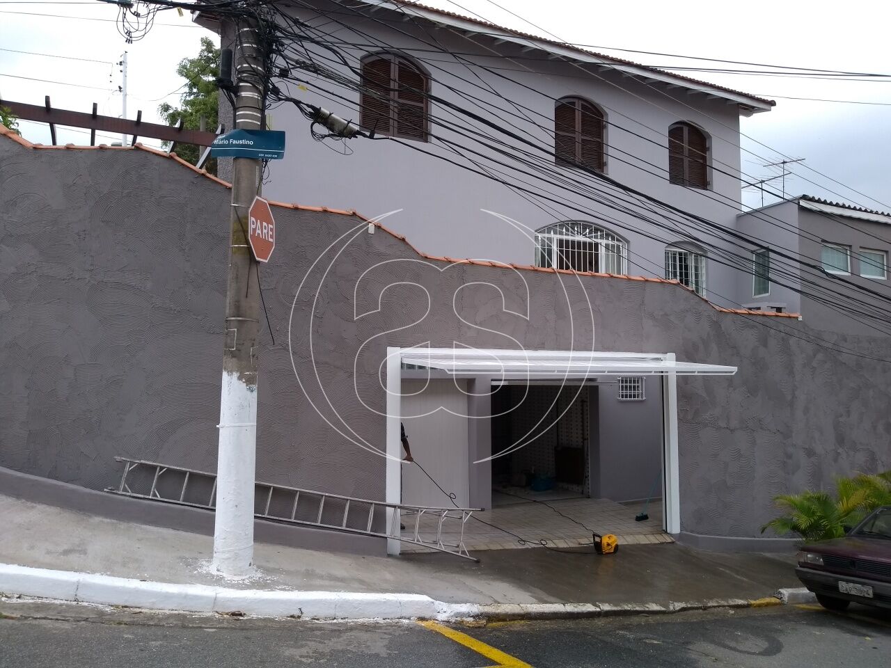 Sobrado no Campo Belo - 169m², 3 dorm, 3 banh e 2 vagas.