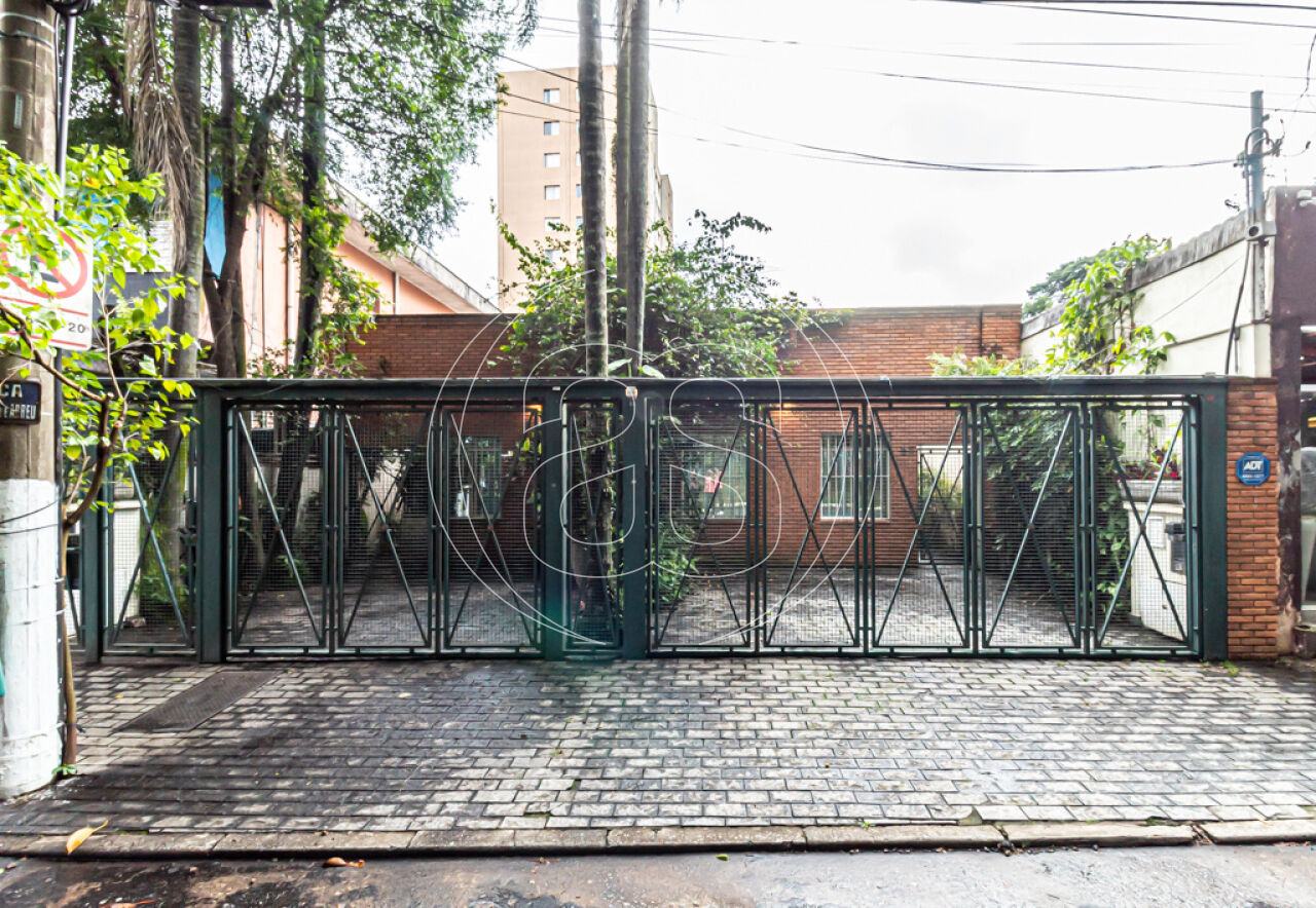 Casa Comercial com 3 vagas - Chácara Monte Alegre