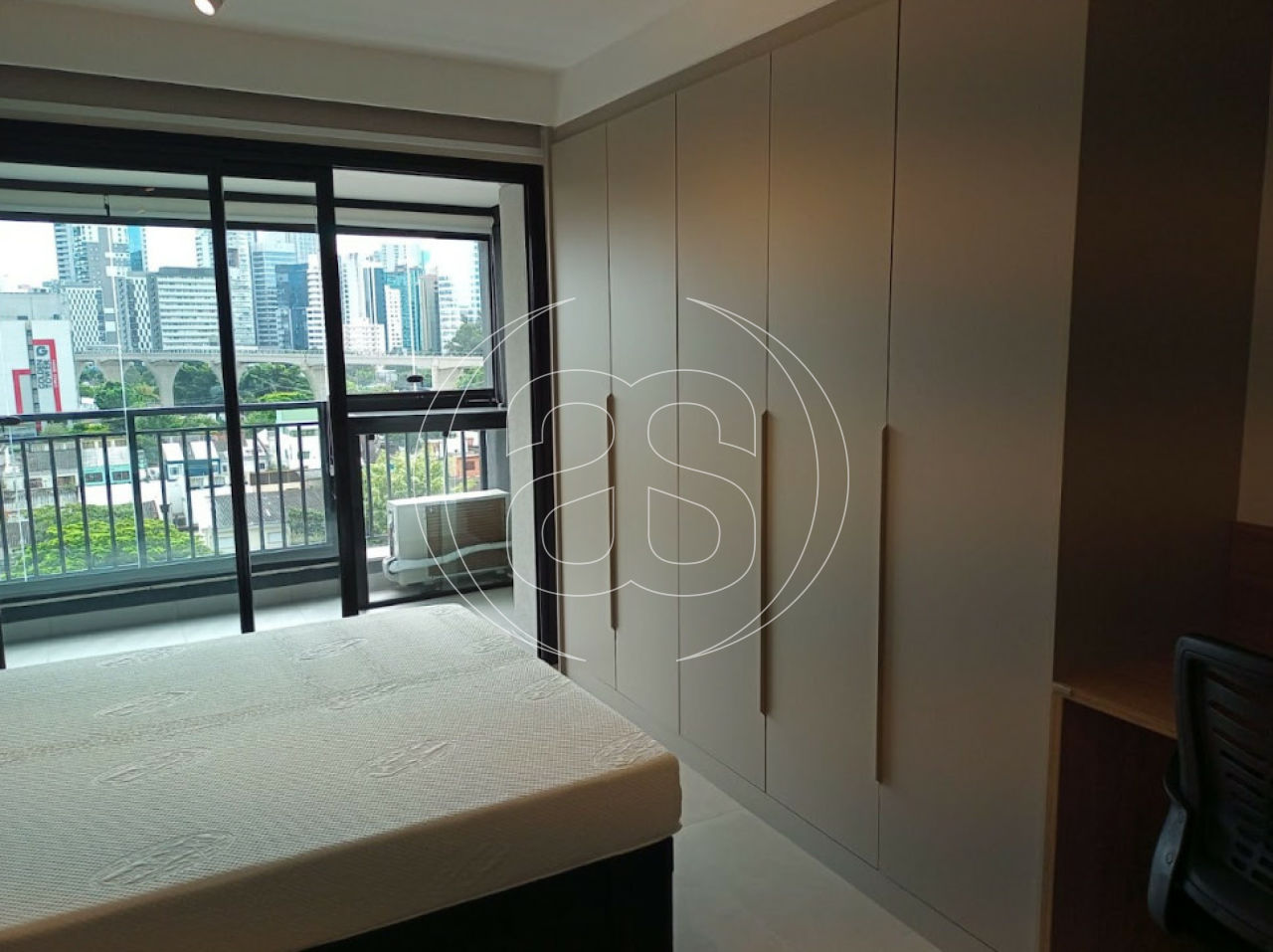 Studio em Vila Cordeiro com 33m² para locação