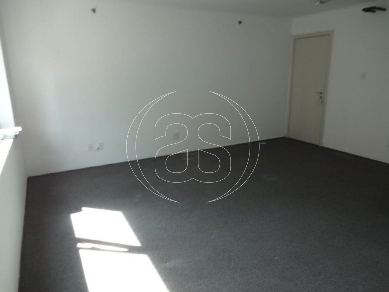 Sala Comercial para Locação em Moema Pássaros | 30m² com 1 Vaga
