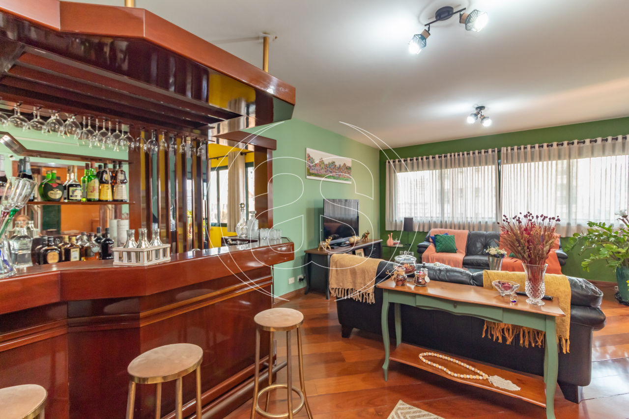 APARTAMENTO À VENDA EM MOEMA COM 222M², 4 QUARTOS SENDO 3 SUÍTES E 3 VAGAS DE GARAGEM