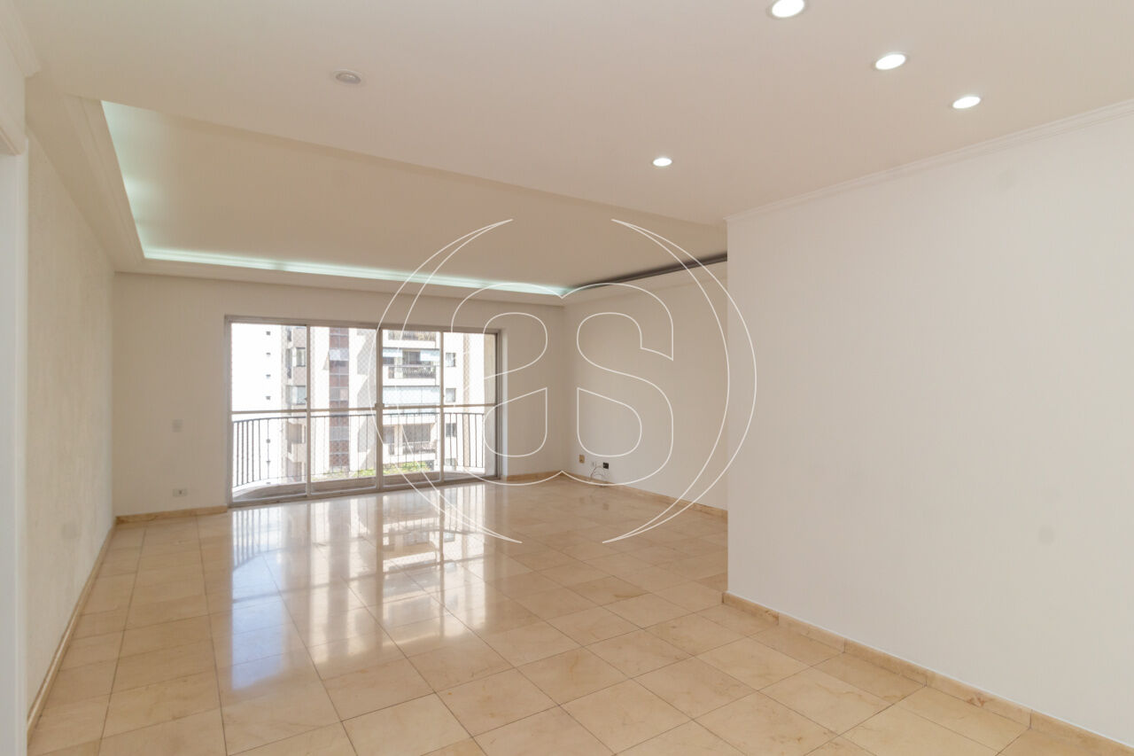 APARTAMENTO À VENDA EM MOEMA COM 170m², 4 QUARTOS SENDO 1 SUÍTE E 2 VAGAS DE GARAGEM