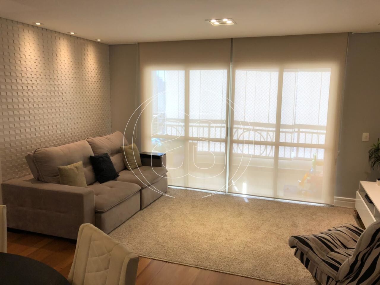 APARTAMENTO PARA LOCAÇÃO EM MOEMA COM 103m², 3 QUARTOS SENDO 1 SUÍTE E 2 VAGAS DE GARAGEM