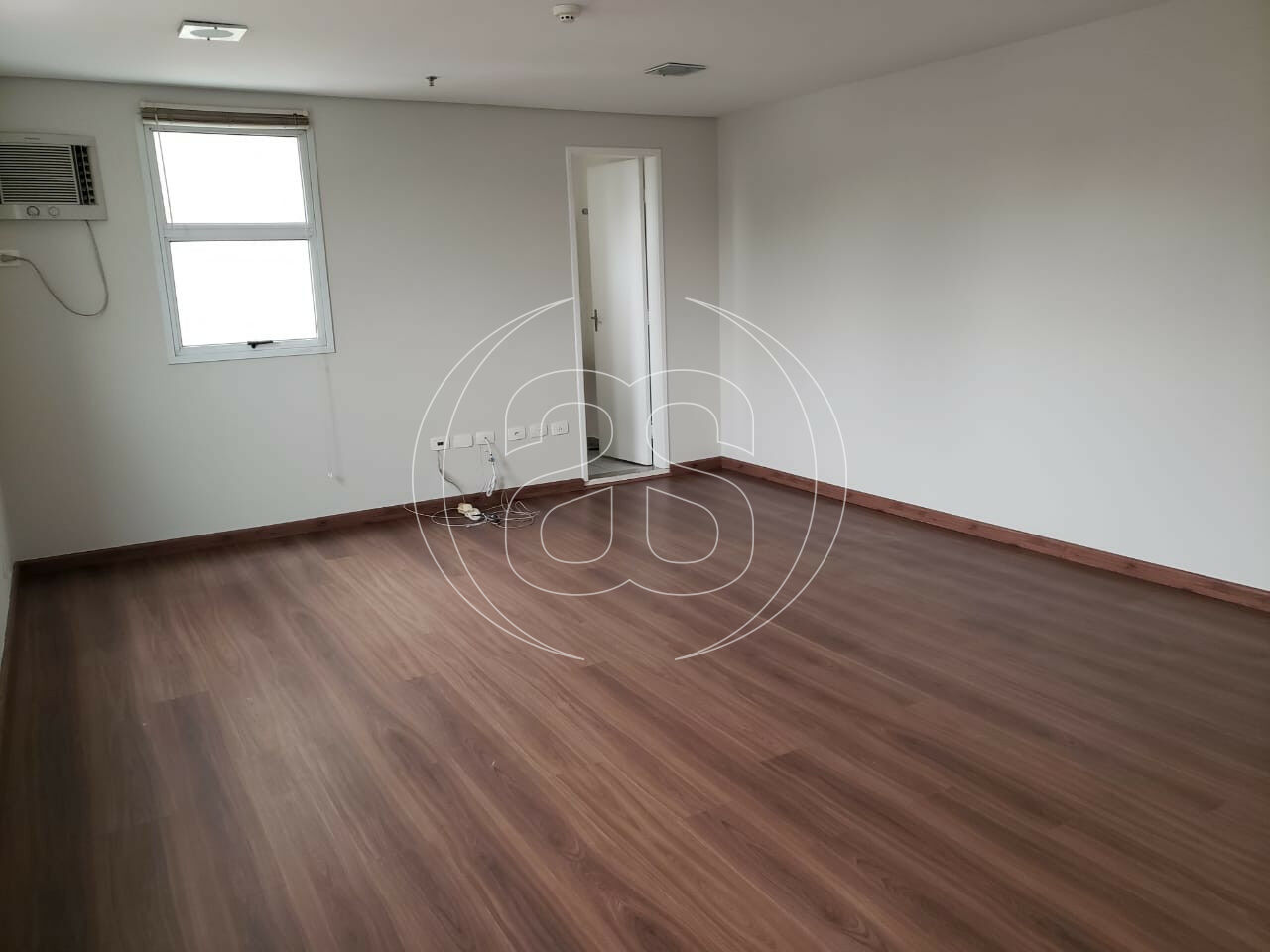 ED. OFFICE TOWER CONJUNTO COMERCIAL - 120m²