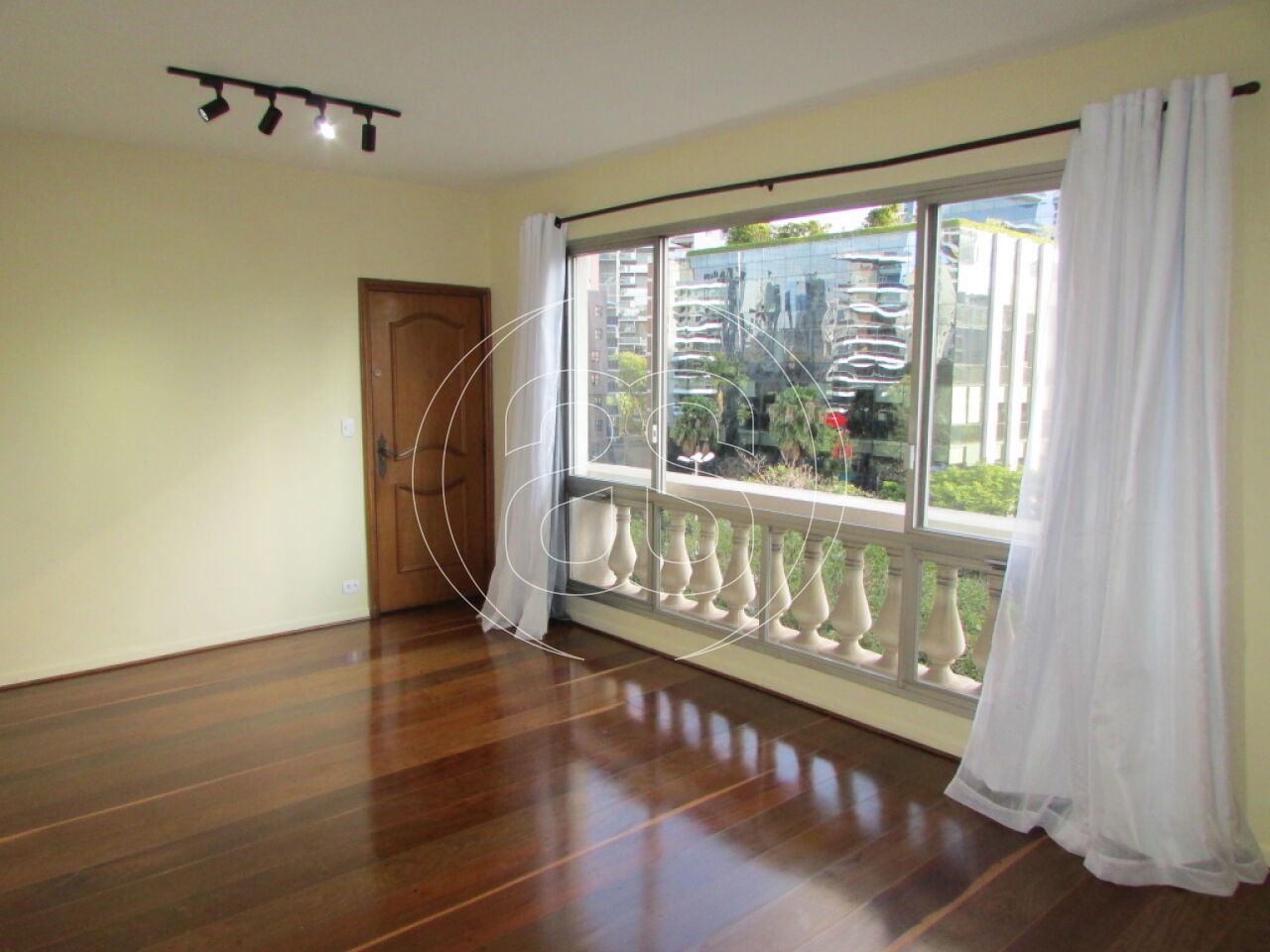 Apartamento com 110 m² para Locação, 3 Dormitórios, 1 Suíte