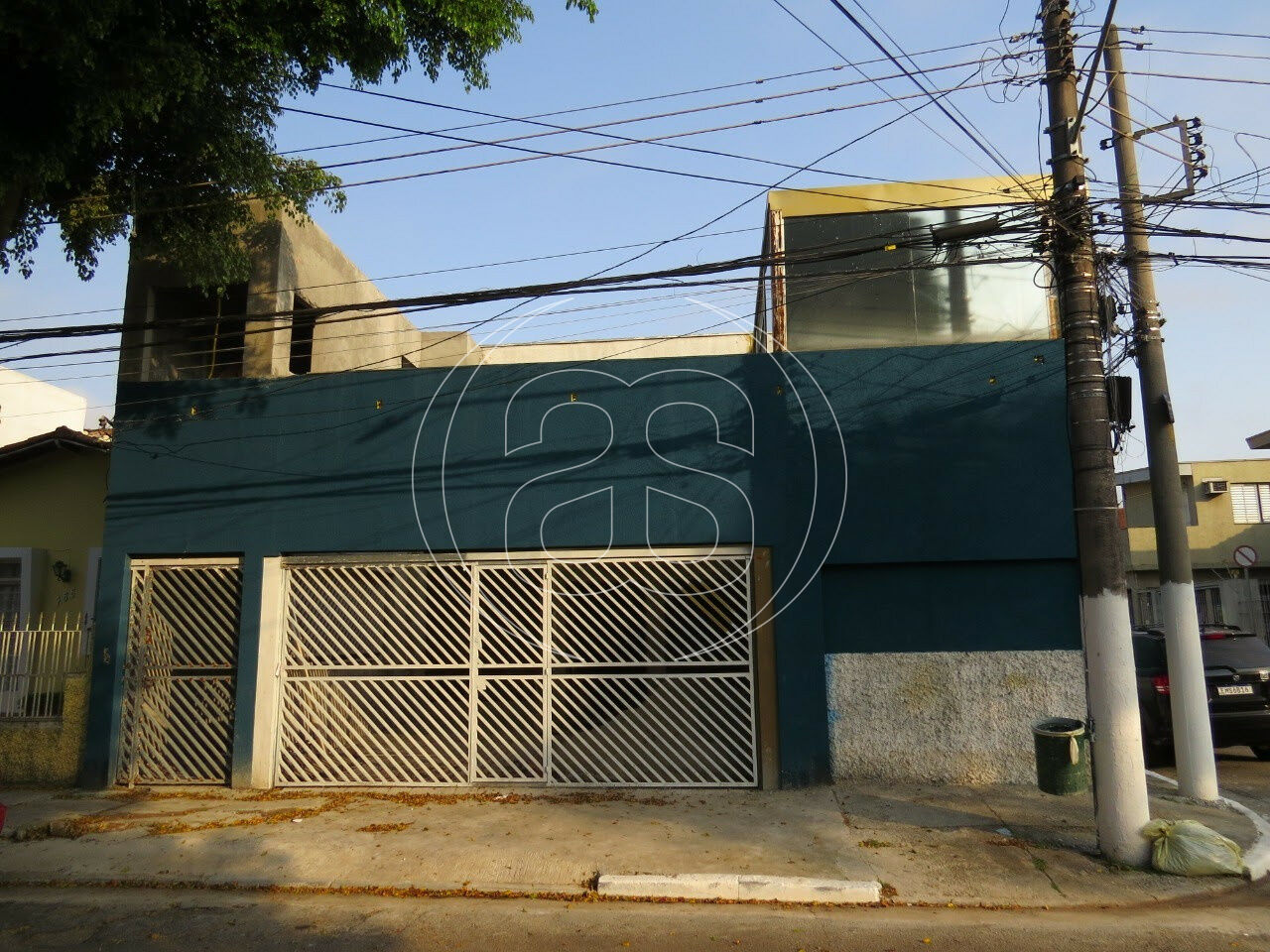 CASA OU PONTO COMERCIAL PARA VENDA