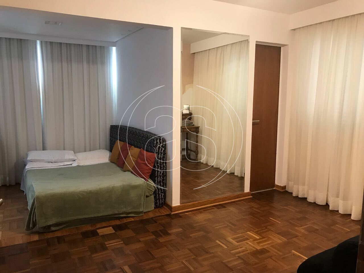 Apartamento em Moema Pássaros com 2 vagas demarcadas