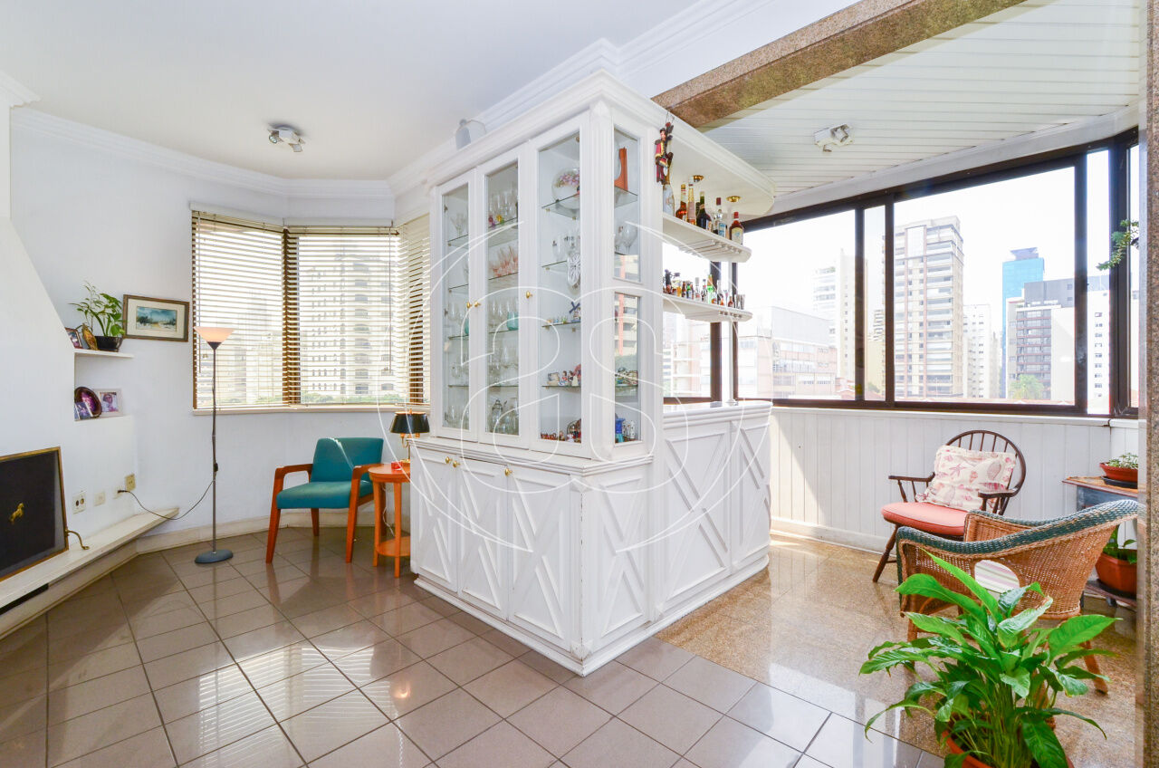 4 DORMITORIOS - 3 SUITES - 212M² - 3 VAGAS - MOEMA PASSAROS