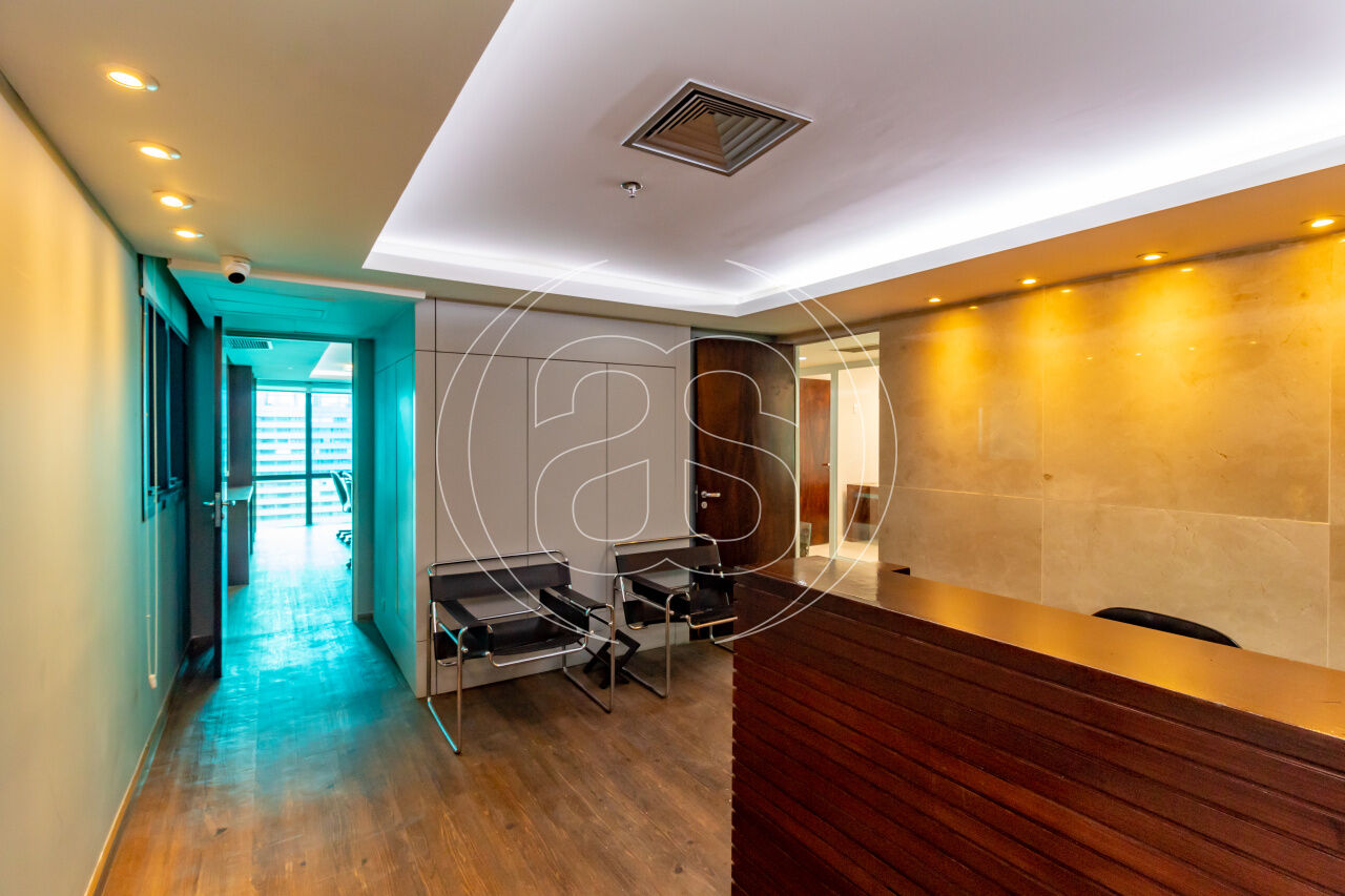 Sala Comercial de 172m² para Locação em Moema com 4 Vagas