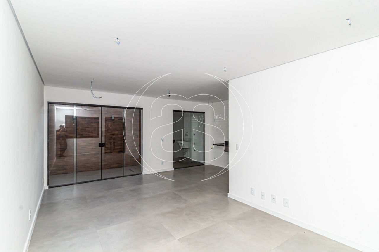 Casa residencial á venda com 110m² de área útil