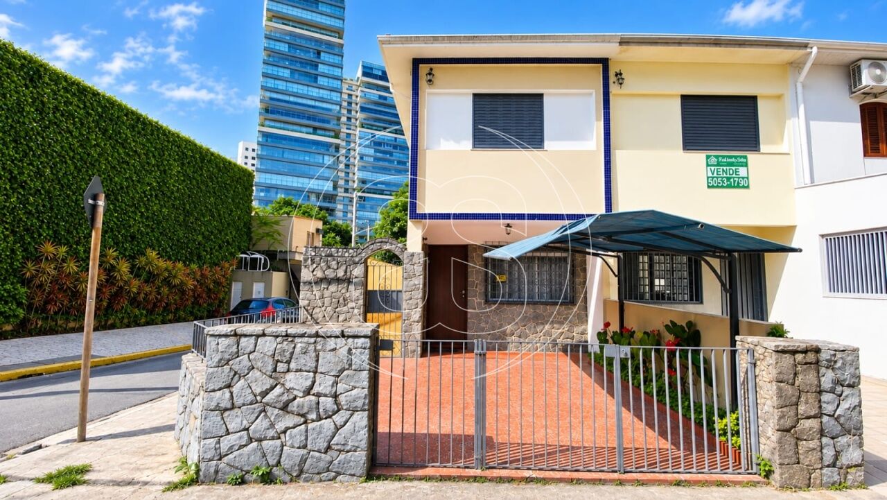 Casa Sobrado Residencial ou Comercial em Moema Pássaros com 90m², 2 quartos e 2 vagas de garagem