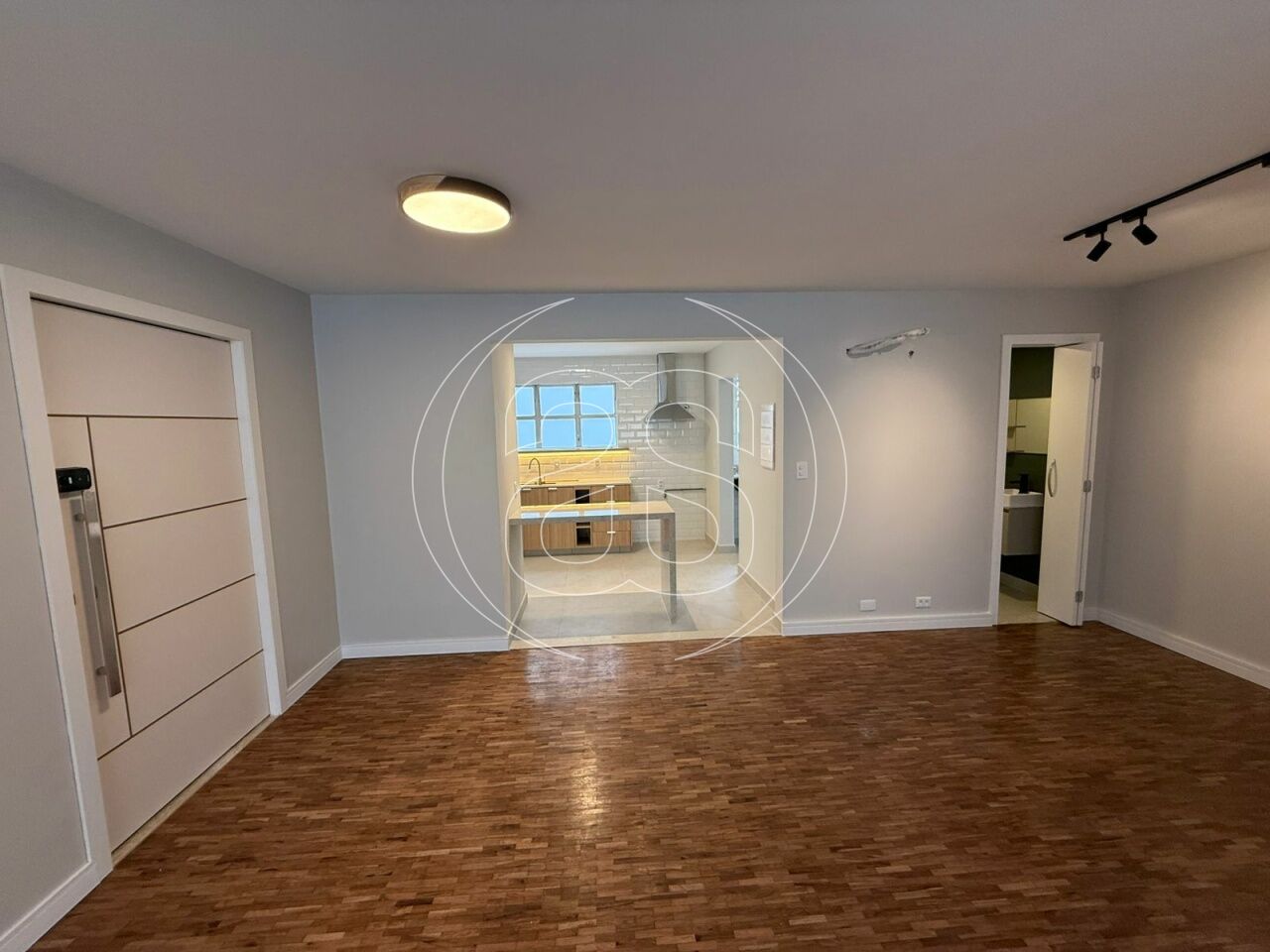 APARTAMENTO NA REGIÃO DE MOEMA