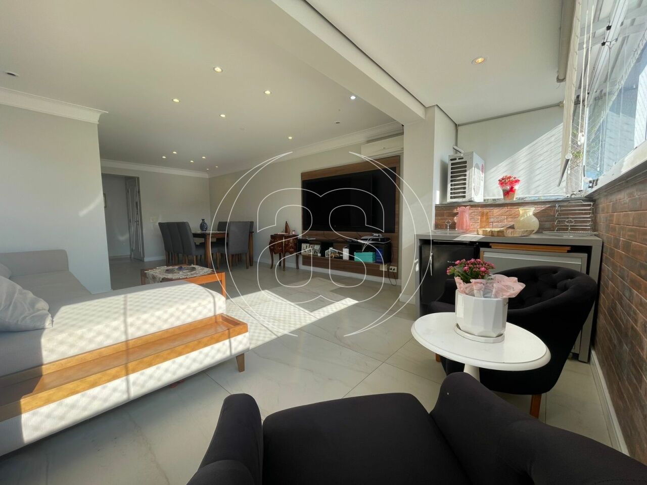 4 DORMITORIOS - 3 SUITES - 144M² - 2 VAGAS