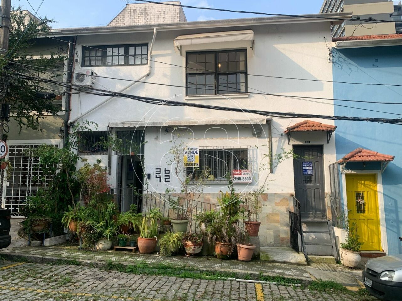 Casa Residencial na Vila Mariana, RUA FECHADA VAGA E 4 DORM.