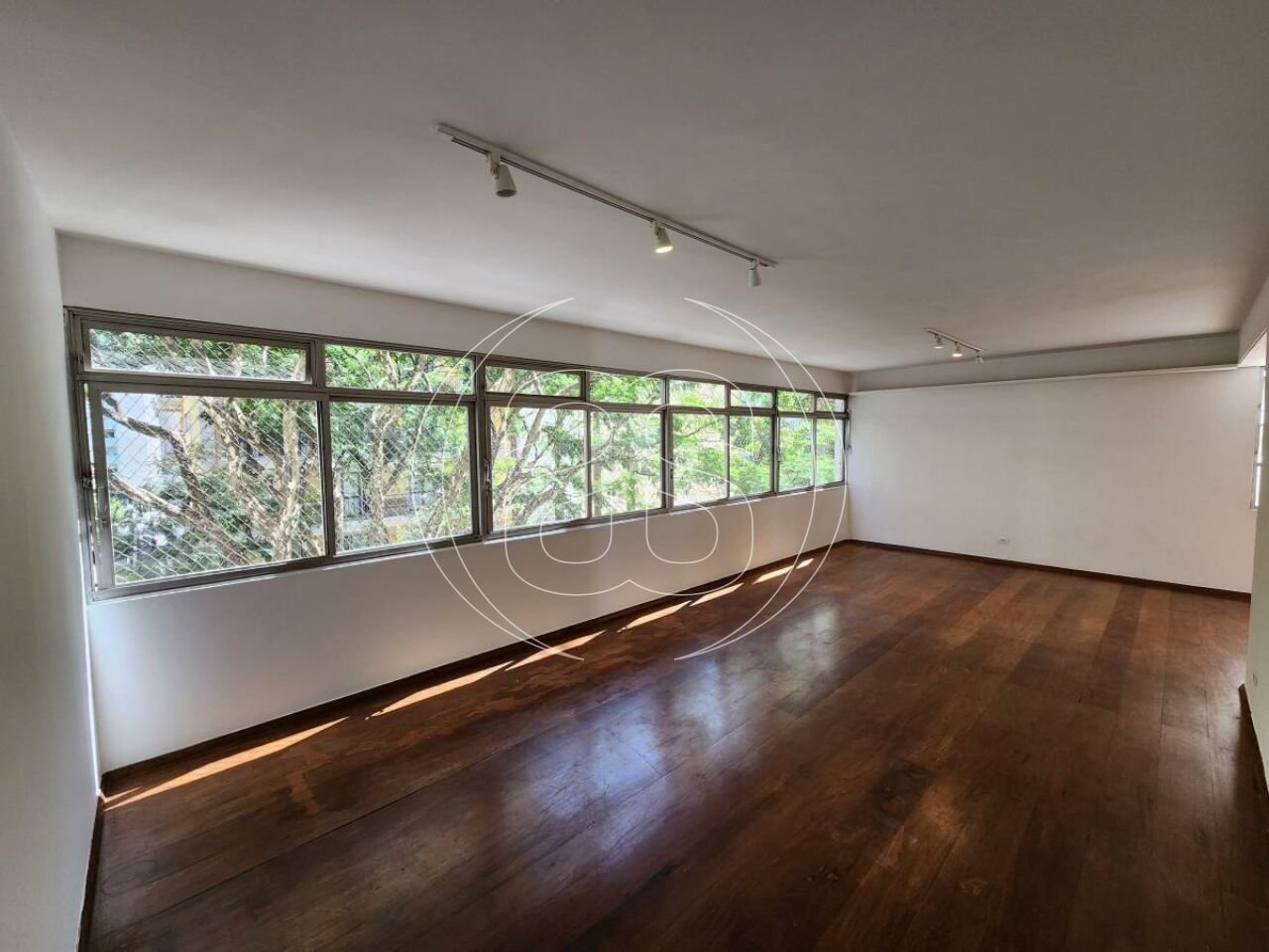 APARTAMENTO PARA LOCAÇÃO COM 1 SUÍTE E 2 GARAGENS NO JARDIM PAULISTA