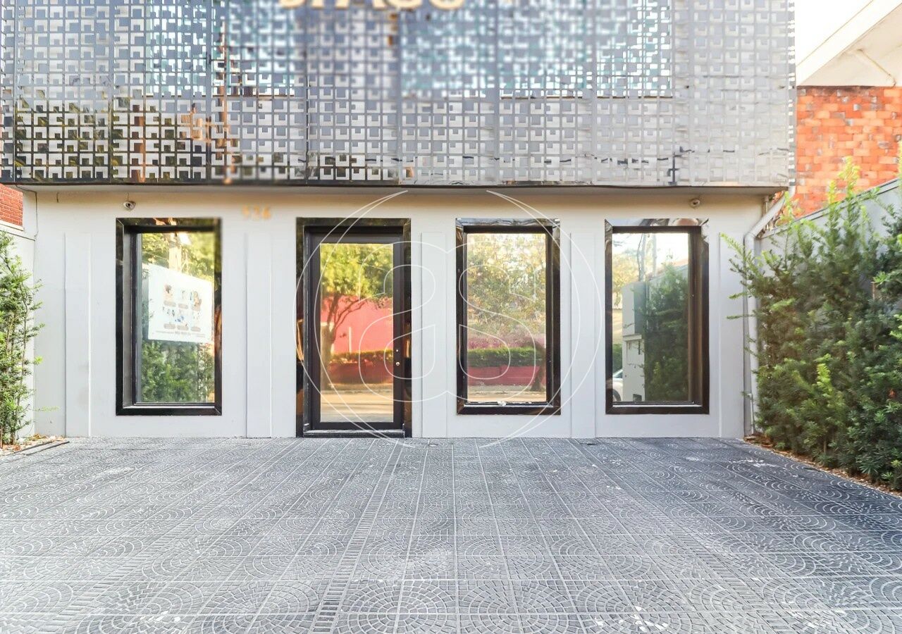 Casa comercial na região de Moema Pássaros com 10X30,00m² e Z.: ZCOR-2