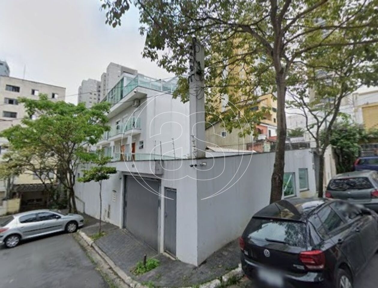 CASA EM CONDOMÍNIO FECHADO. CHÁRA INGLESA!