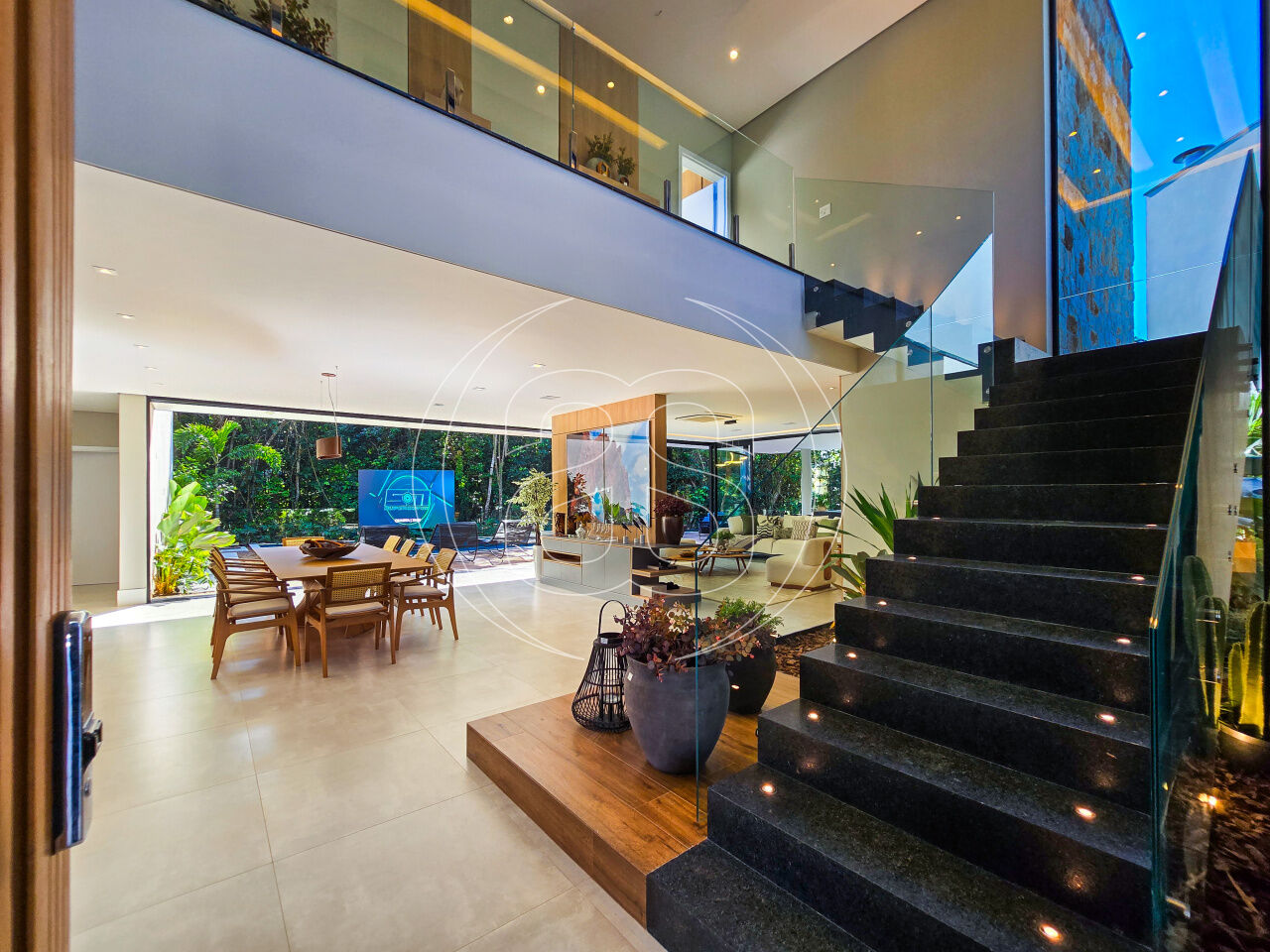 Casa residencial à venda em Riviera de São Lourenço, mobiliado e decorada com 10X31,54m²!