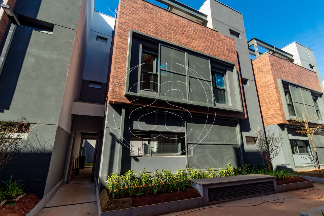 Casa em Condomínio Exclusivo em Moema, com 525m², 3 Suítes, 4 Vagas e Entrega em Maio de 2026