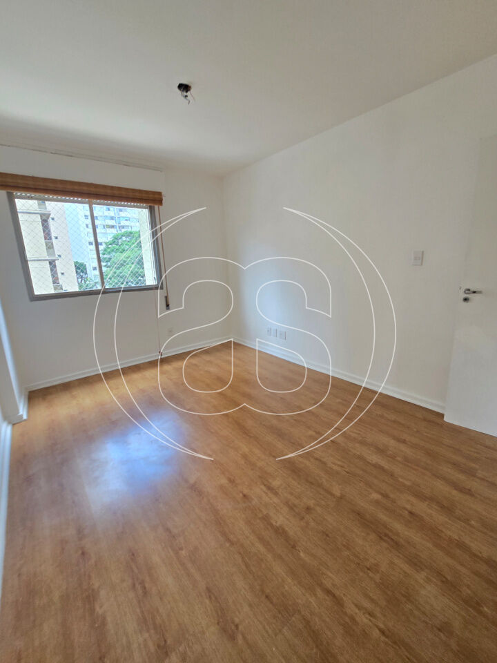 APARTAMENTO À VENDA EM MOEMA COM 78m², 2 QUARTOS e 1 VAGA DE GARAGEM