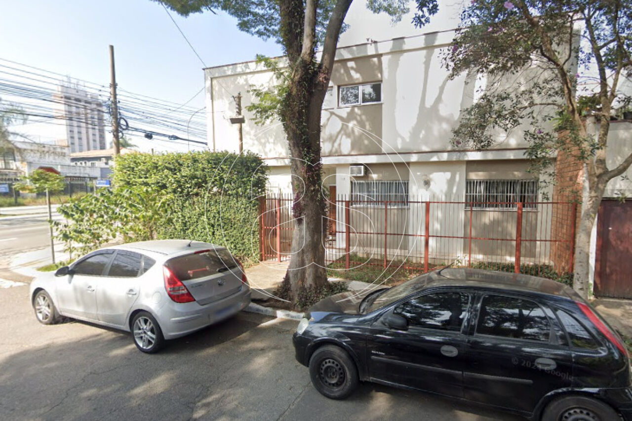 Casa Comercial de Esquina à Venda na Av. Indianópolis | 250m² | ZCOR-2