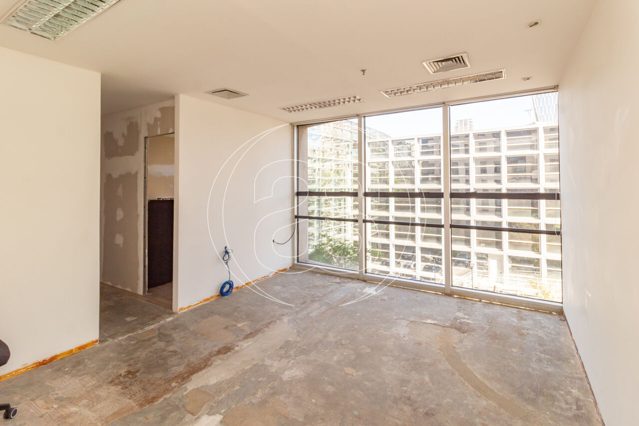 Sala Comercial para Locação na Chácara Santo Antônio ? 270m², 2 Banheiros e 6 Vagas
