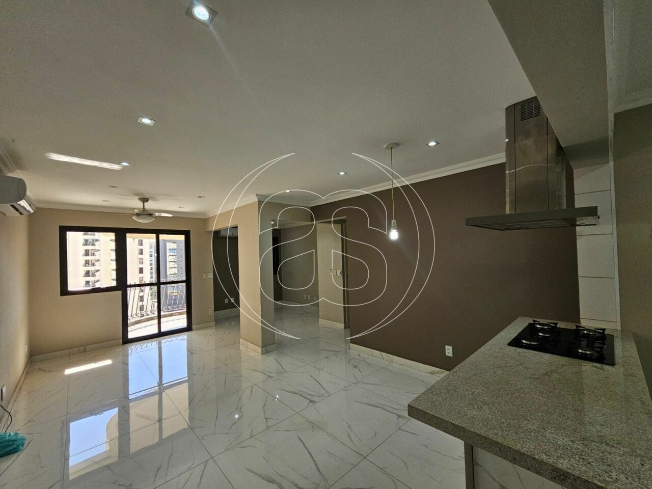 2 SUITES - 95M² - 2 VAGA - MOEMA - TOTALMENTE REFORMADO - FORA DE ROTA