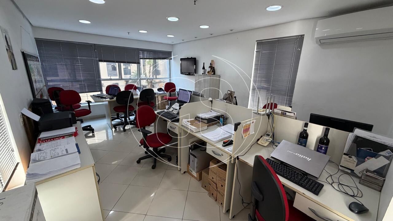 CONJUNTO COMERCIAL NA VILA NOVA CONCEIÇÃO COM 45m², VÃO LIVRE, COPA, 2 WC e 1 VAGA DE GARAGEM