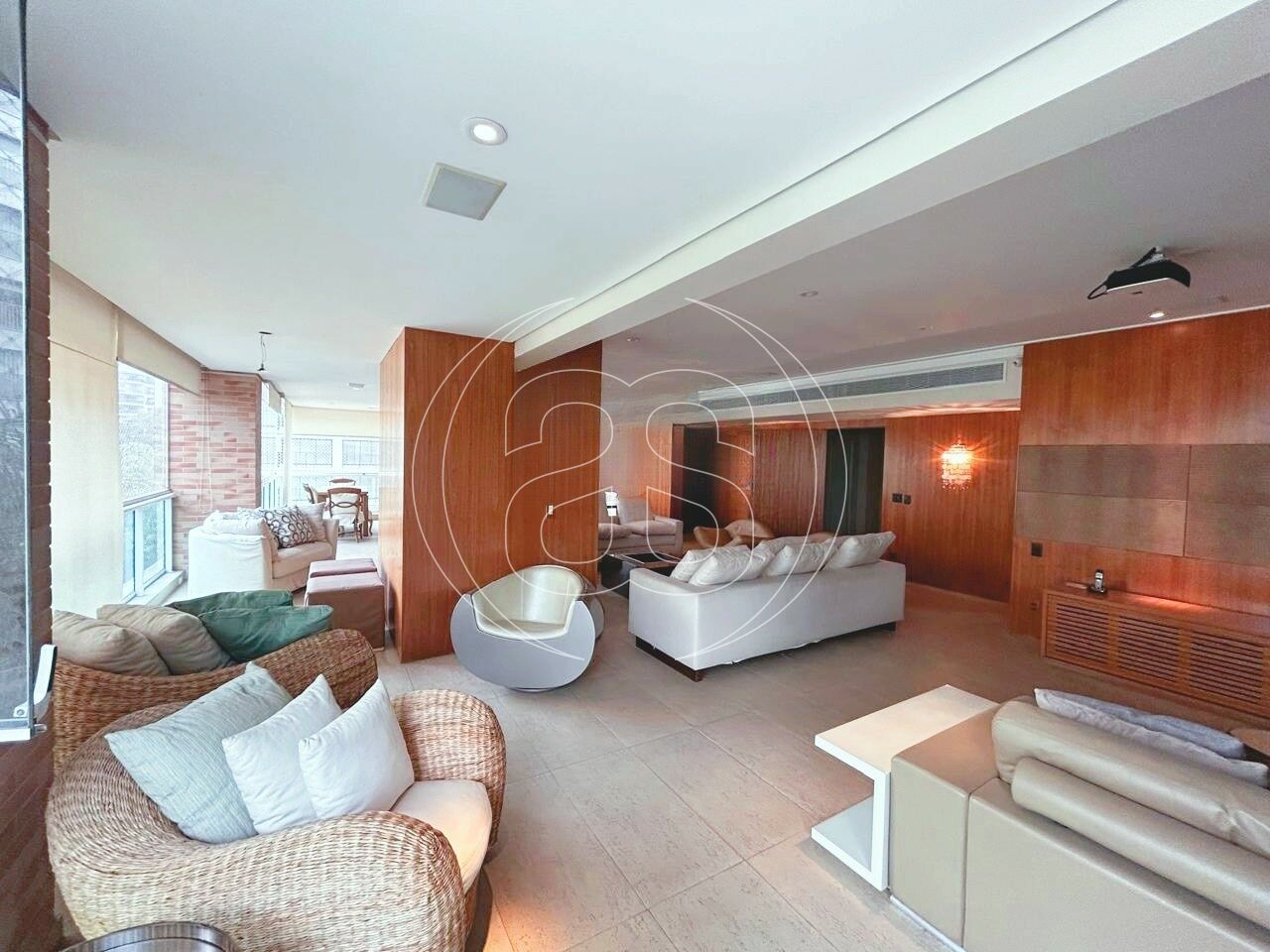 EXTRAORDINÁRIO APARTAMENTO A VENDA 292M2 NO CORAÇÃO DE MOEMA!