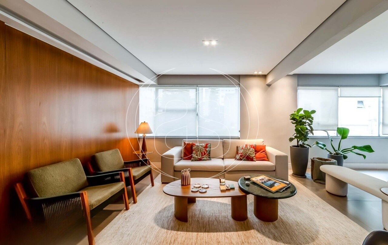 Apartamento totalmente reformado em Moema