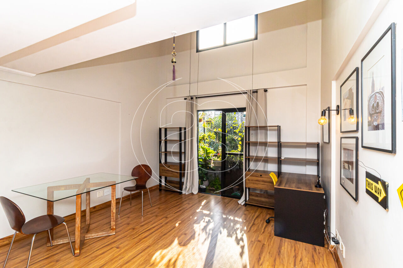 Duplex Moema Pássaros com Varanda, Suíte