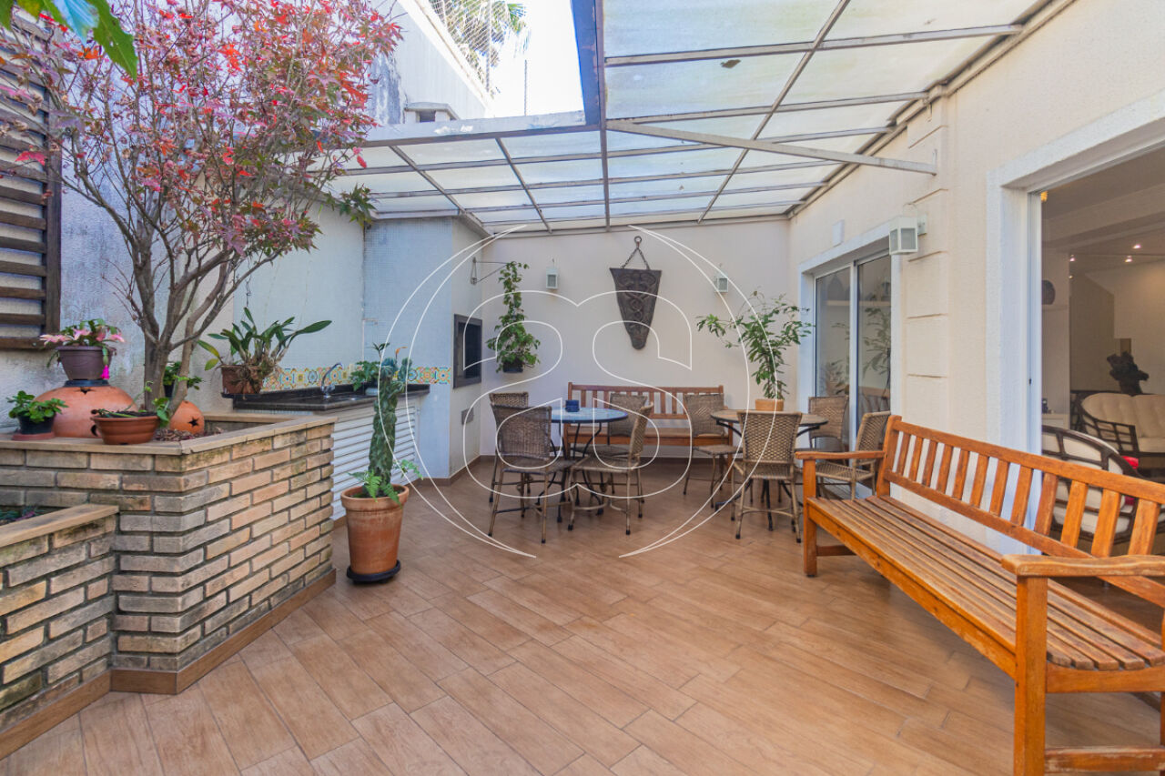 CASA DE CONDOMINIO NO ALTO DA BOA VISTA COM 223m², 3 SUÍTES E 3 VAGAS DE GARAGEM