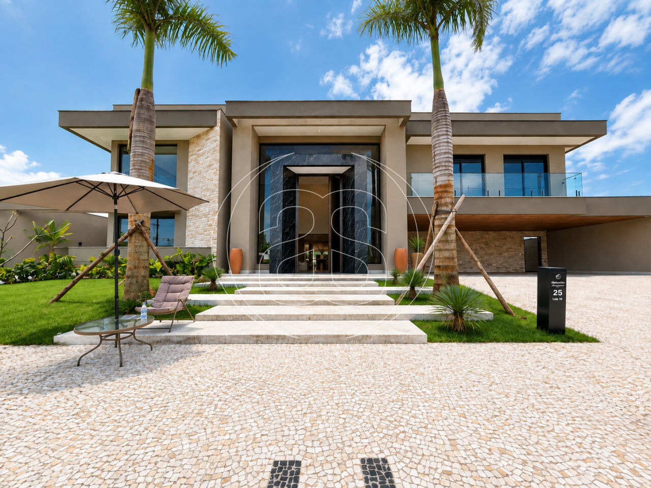 CASA CHARMONY - À VENDA NA RIVIERA | 1.135 m² DE TERRENO E 840 m² DE ÁREA ÚTIL