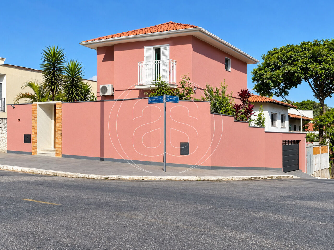 Sobrado à Venda no Planalto Paulista | 212 m² | 4 Vagas