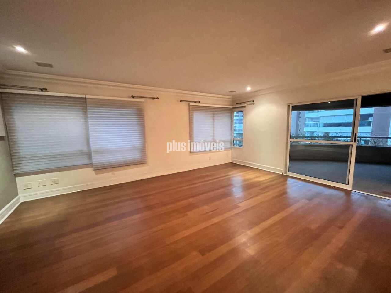 Apartamento, 3 quartos, 243 m² - Foto 1