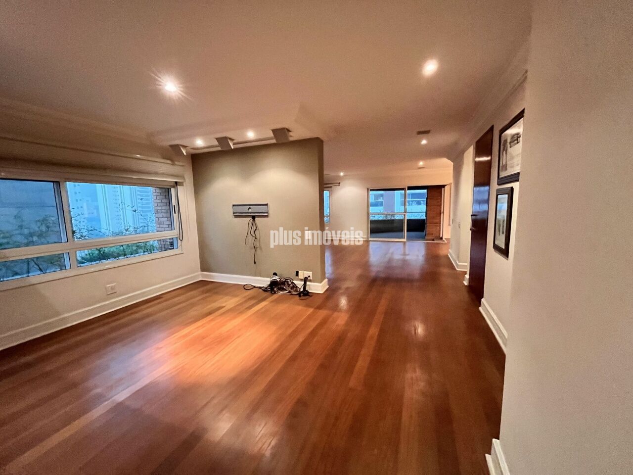 Apartamento, 3 quartos, 243 m² - Foto 2