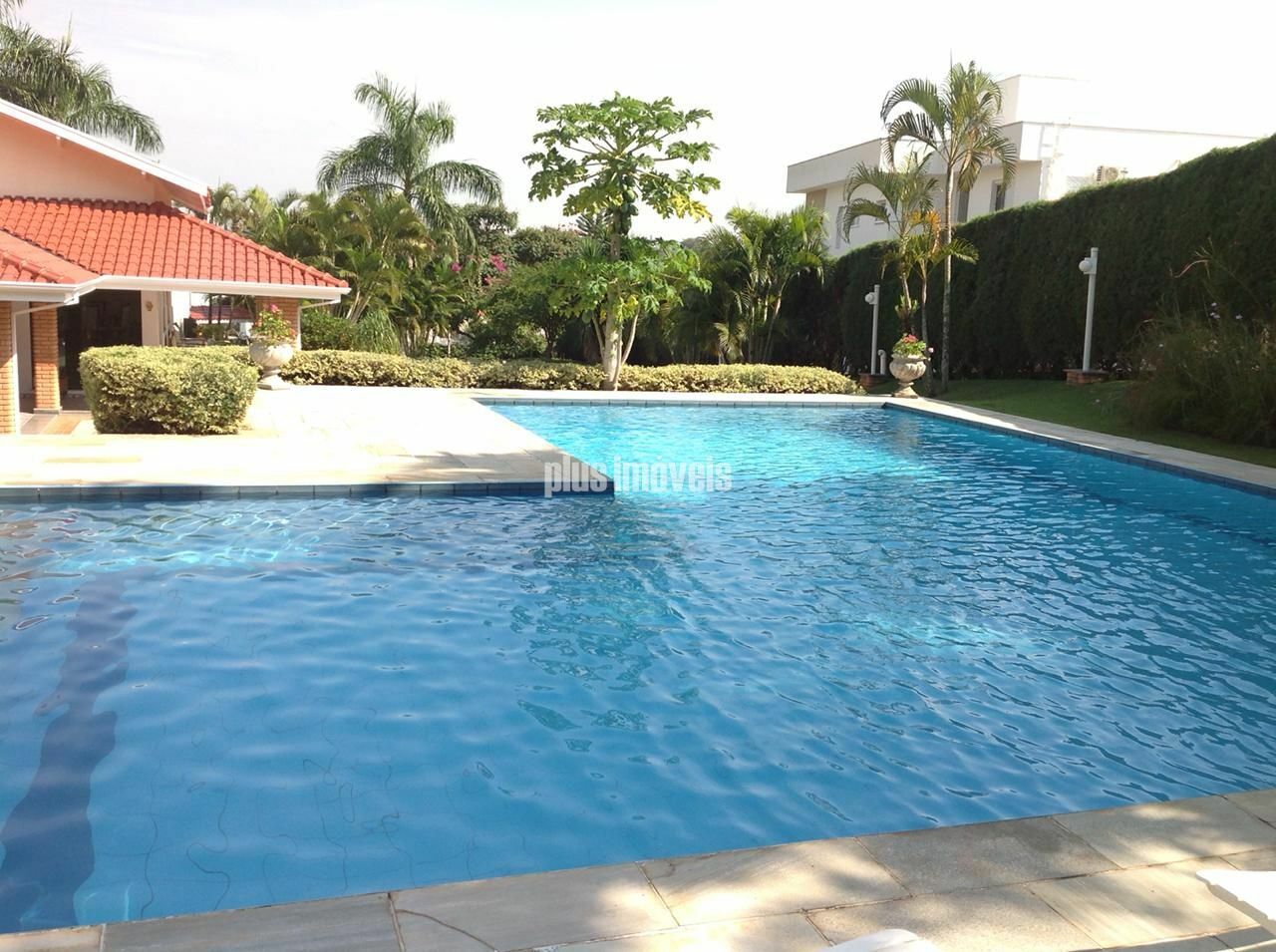 Térrea reformada com aquecimento solar e linda área de lazer
