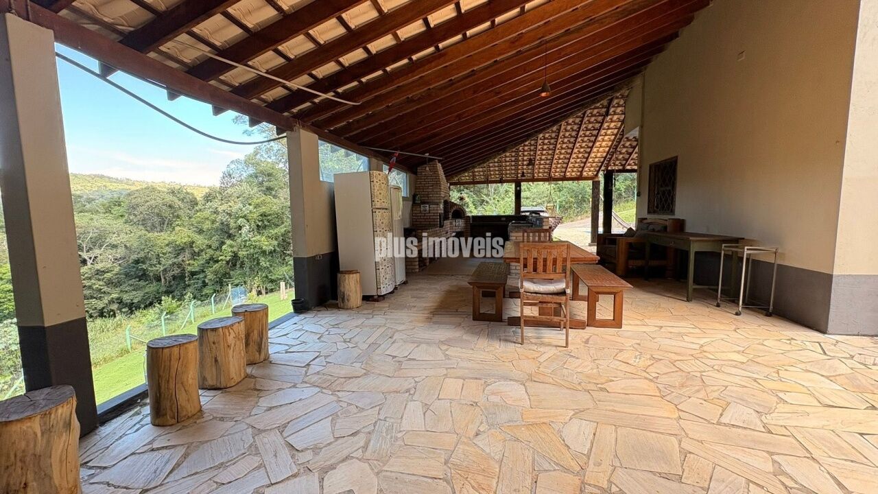 Chácara, 3 quartos, 3657 m² - Foto 1