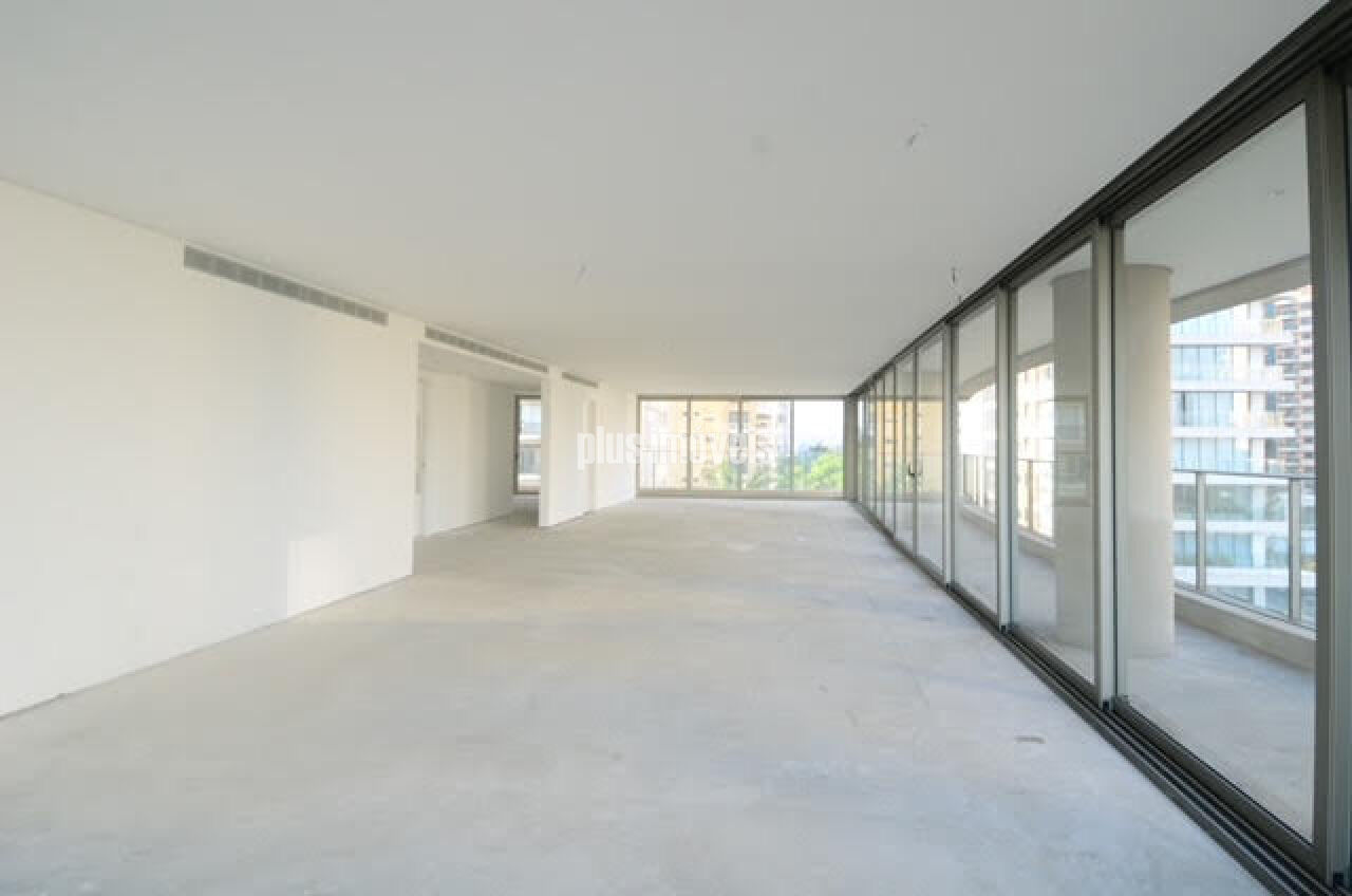 Apartamento com 632 m², 4 quartos sendo 4 suítes à venda no bairro Paraíso.