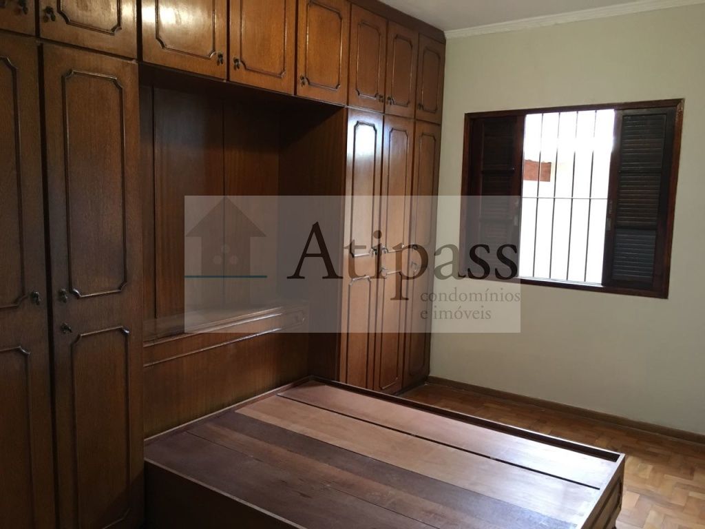 QUARTO 1 COM ARMÁRIO