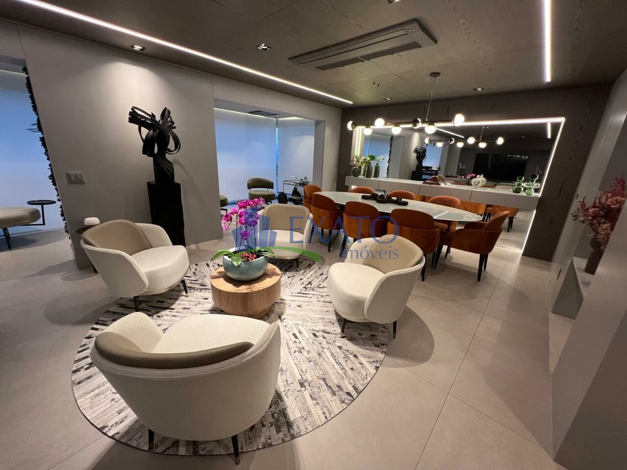 Apartamento, 3 quartos, 213 m² - Foto 2
