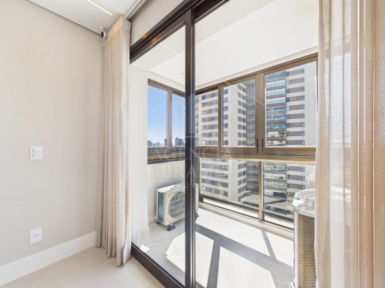 Apartamento para Venda - Alphaville Industrial